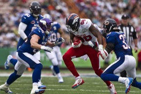 开云体育官方-“高新体育中心健力赛：力量之美，举重选手铸就新的历史篇章”