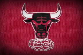 勇士反弹获胜，库里表现依旧抢眼，勇士队员对库里