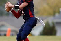 开云体育开云-“腰旗美式橄榄球：新兴运动掀起激烈对决”